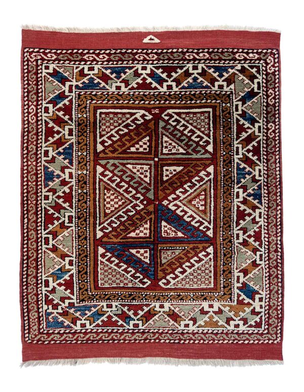 LOT.1 Antik Bergama Halısı 100+ Yaş 105 x 136 cm